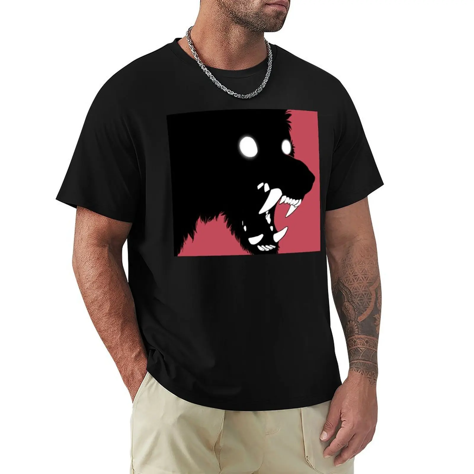 Camiseta negra con estampado de arte lineal simple de Shuck