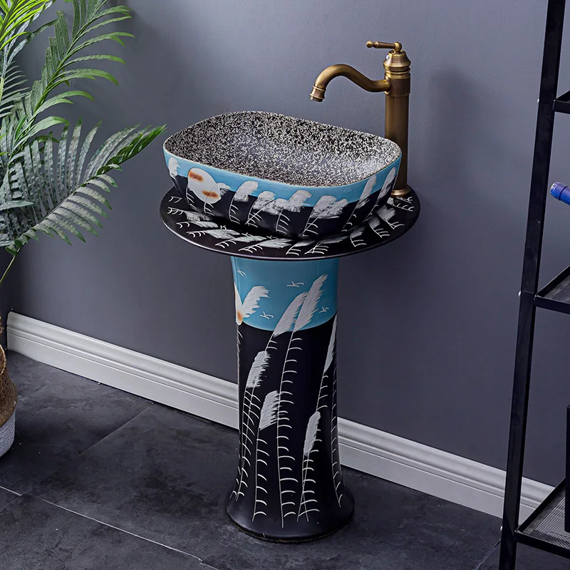 Ceramic pillar style washbasin outdoor floor to ceiling