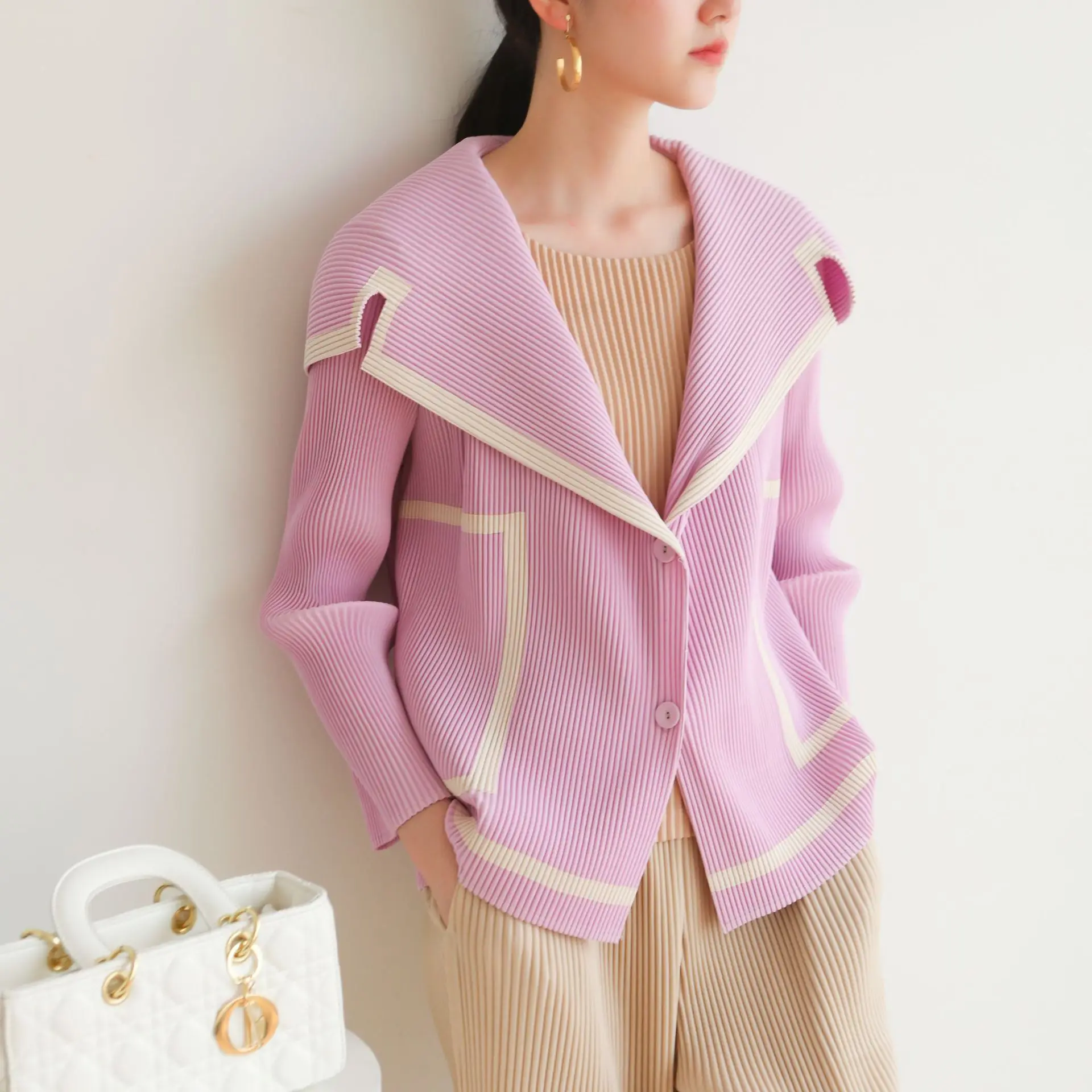 

Miyake 2026 Spring New Women Pleated Coat with Lapel Collar Colour-Blocking Japanese Korean-inspired Design Casual Female Jacket