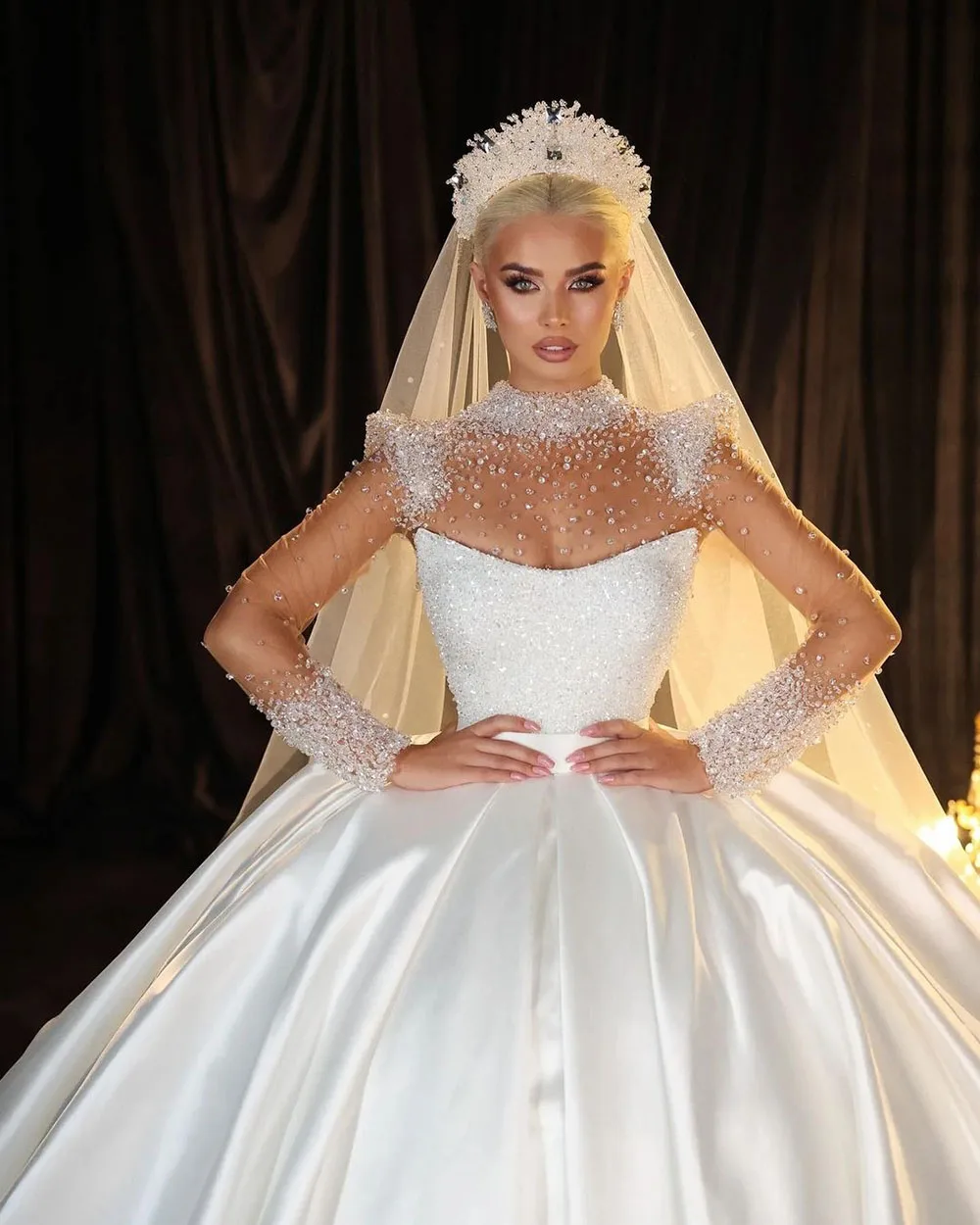 Abiti da sposa moderni di lusso con collo alto maniche lunghe perline di cristallo Illusion abito da sposa 2 pezzi abiti da ballo da sposa su misura