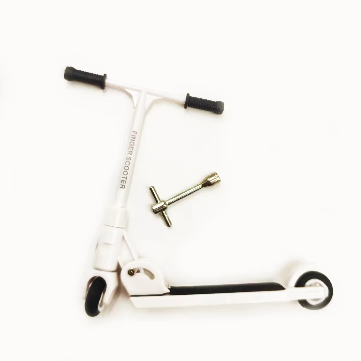 1:12 Miniatur-Fahrrad-Scooter-Set mit Reparaturwerkzeugen und Fahrradhelm für Puppenhaus-DIY-Diorama-Zubehör Mini-Sammlerstücke – Detail 18