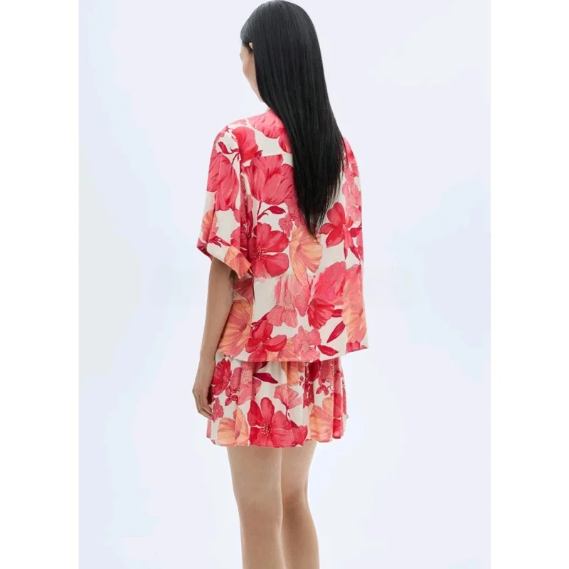 ชุดเซ็ตกระโปรงลายผสมผสาน เสื้อคอปกติดกระดุม แขนสั้น แฟชั่นฤดูร้อน 2025 เสื้อผ้าผู้หญิง