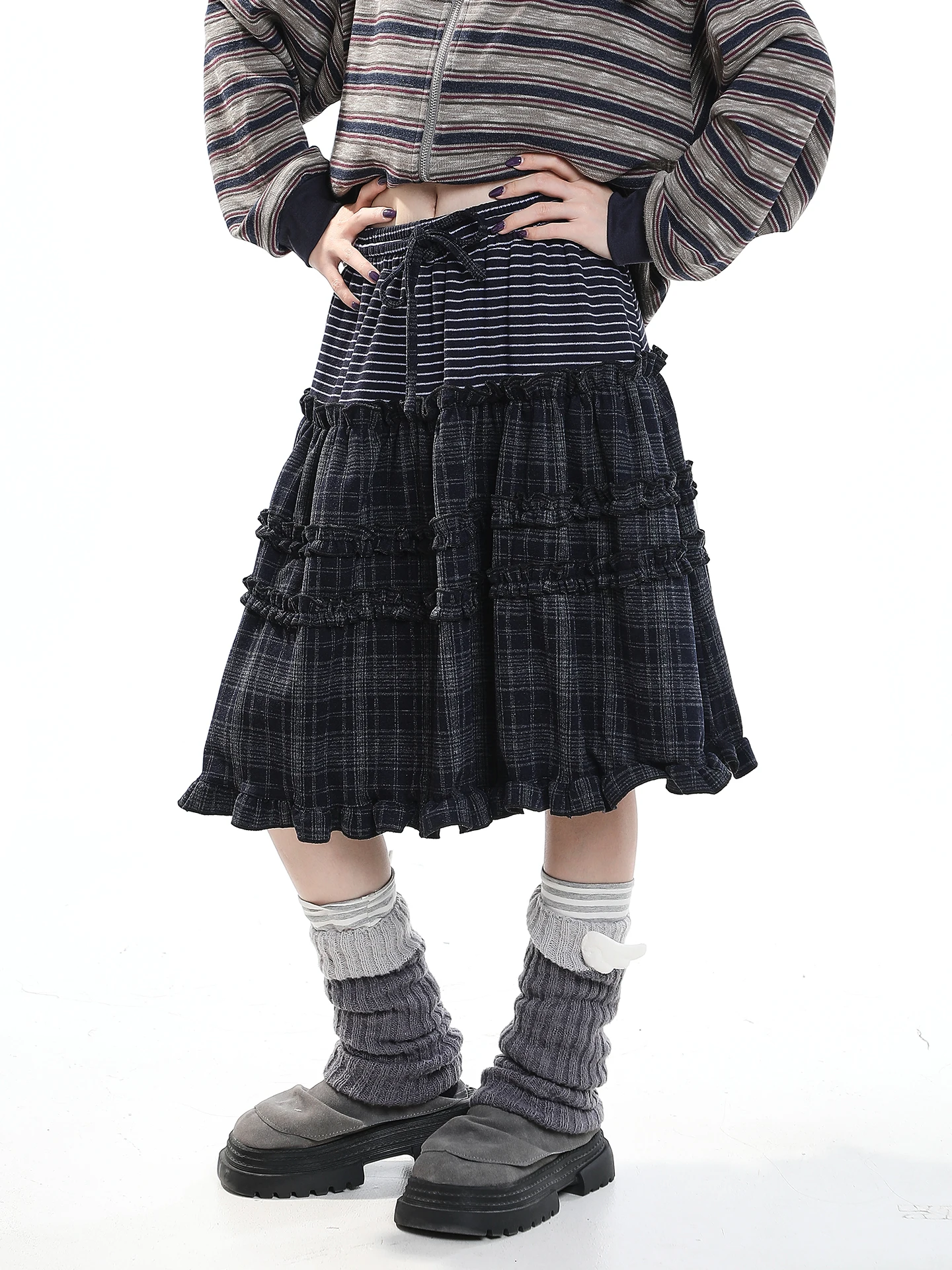 Casual High Waist Elastic Waist Multi-Layer Cake Skirt Women's Autumn 2026 Wood Grain Ruffle Half Skirt College Style