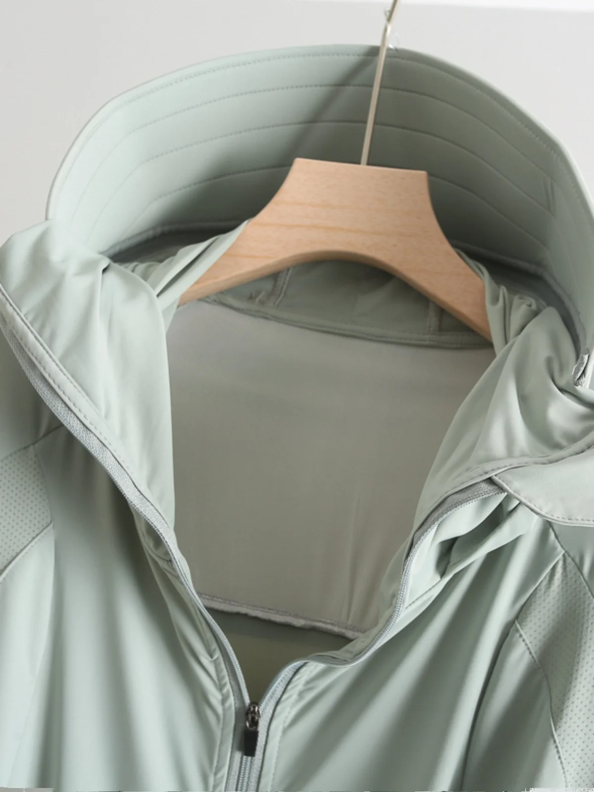 plus Size Women's Outdoor Running Sun Protection Jacket Breathable Long Zipper Drawstring Air Conditioning Shirt Casual Style