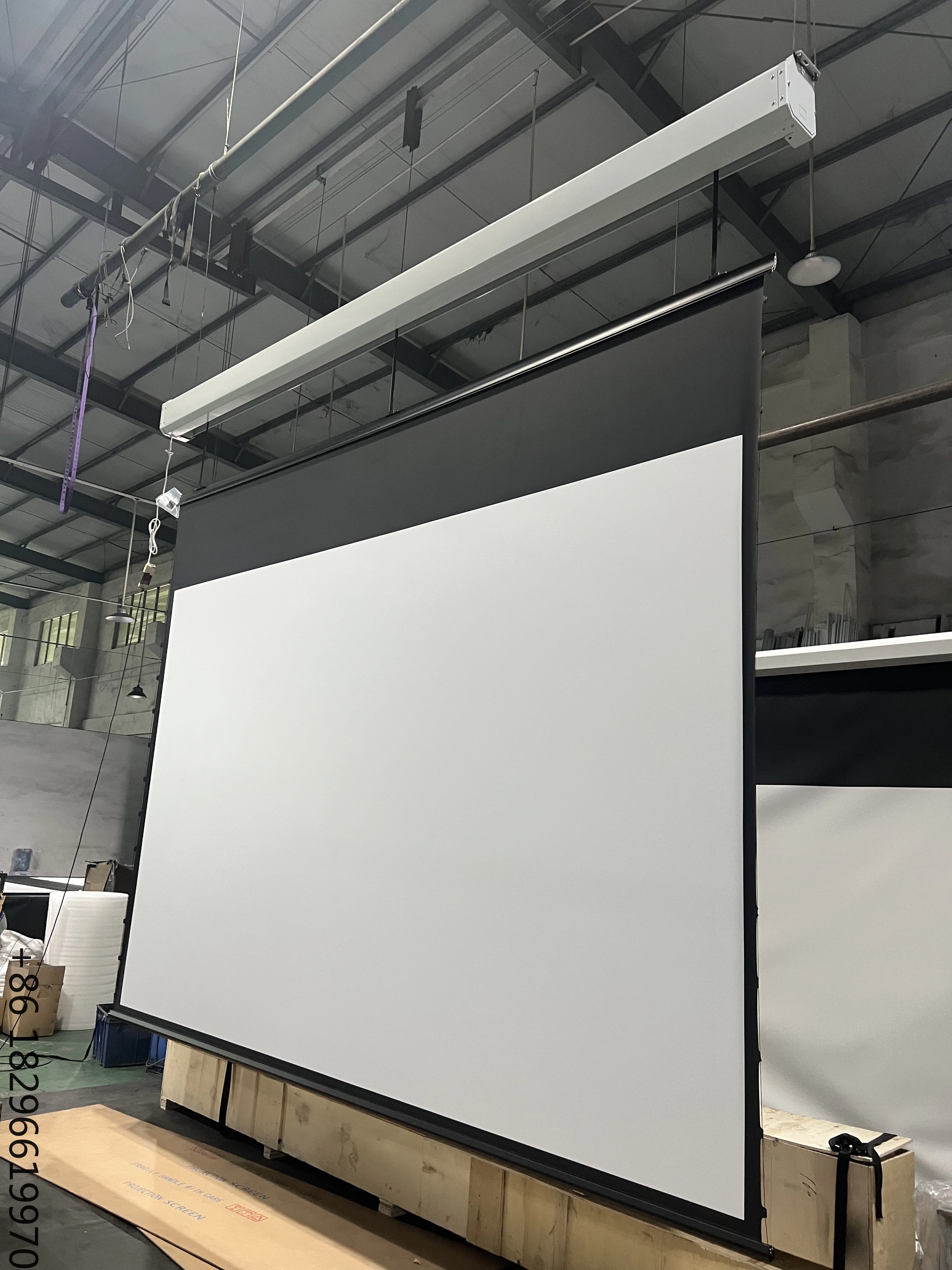 Manual Ceiling Mount Projection Projector Screen With Self Locking 100 Inch