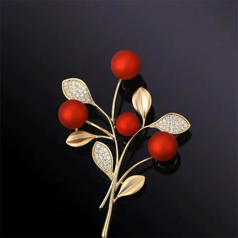 Fashion Christmas Red Flower Leaf Brooch Pins for Women Elegant Rhinestone Crystal Pearl Coat Dress Hat Suits Jewelry Decoration