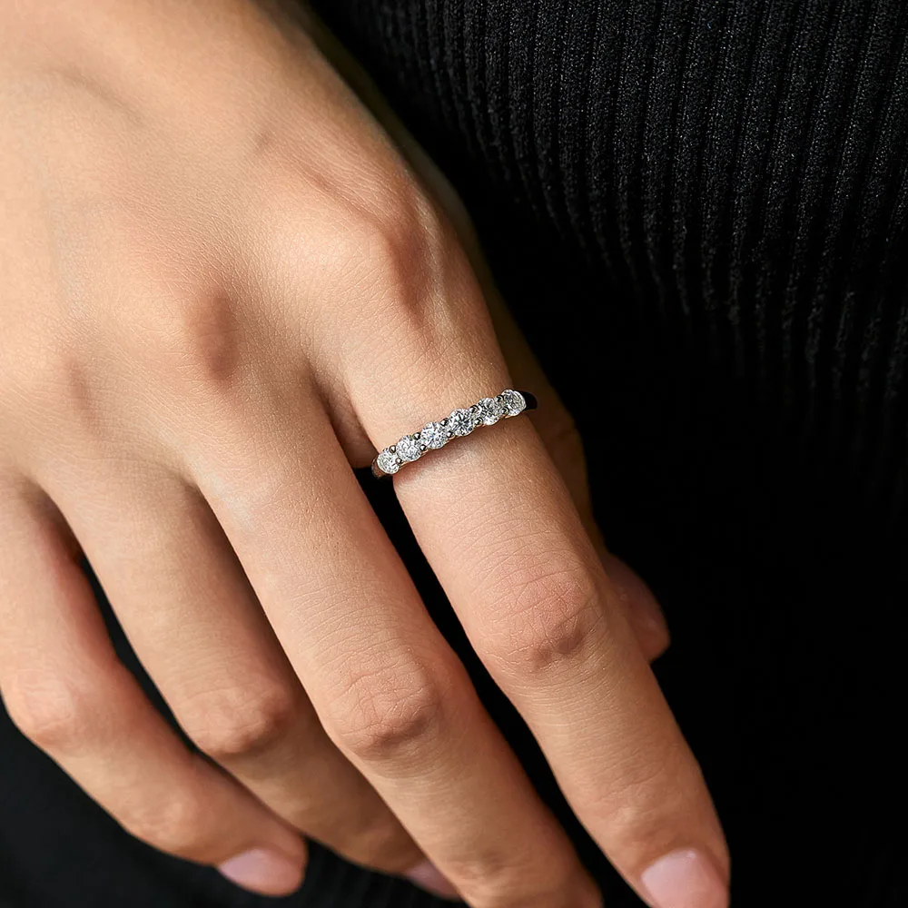 Apexelle Brand Classic Jewelry 925 Sterling Silver Rings Round Moissanite Ring Elegant Wedding Band For Women Fine Jewelry