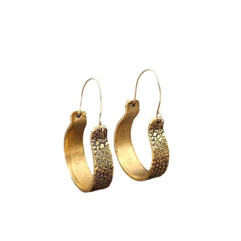 خمر الذهب اللون الأقراط المستديرة المعادن نحت زهرة نمط استرخى أقراط للنساء مجوهرات العرقية