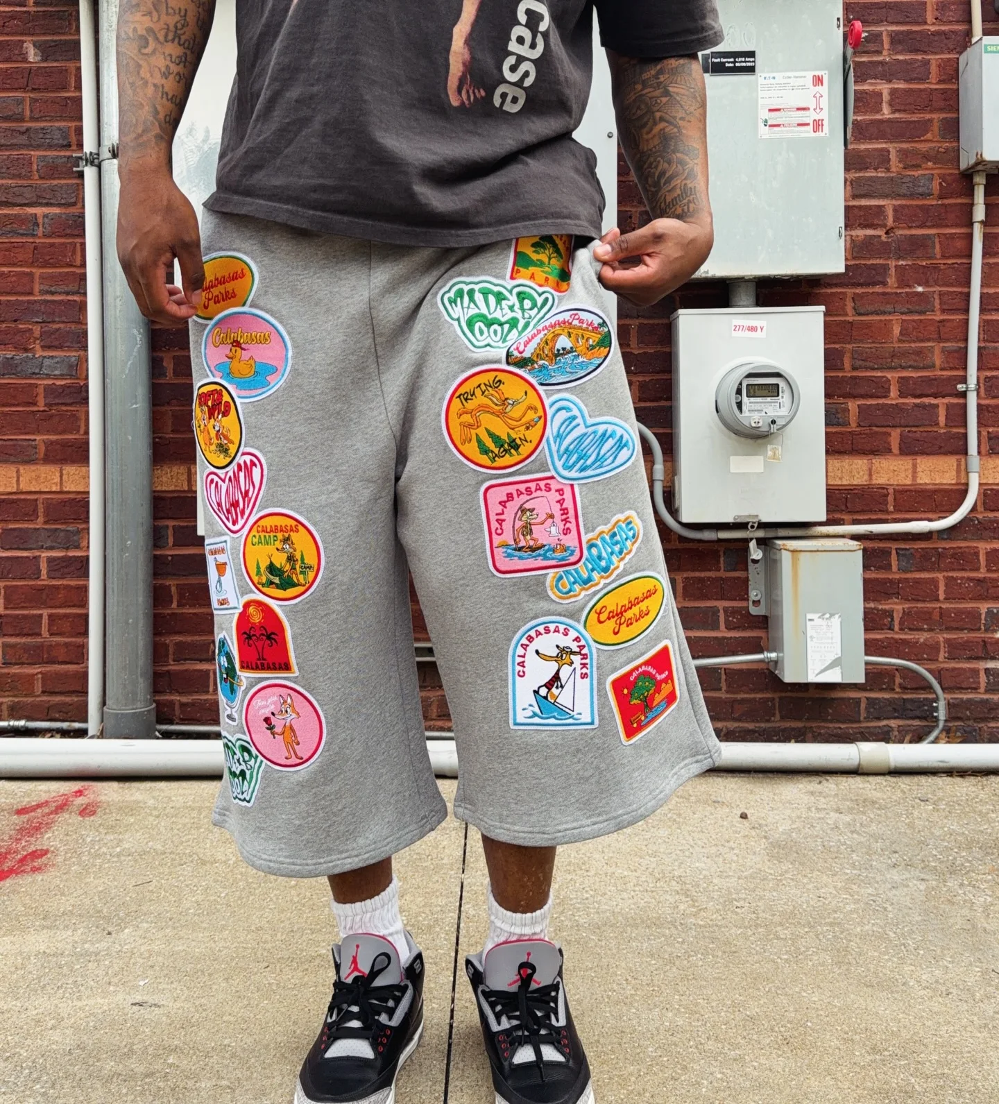Streetwear Retro Baggy Shorts Men Women Y2K Badge Decoration Capri Pants Hip Hop Casual Unisex Sweatpants Basketball Shorts