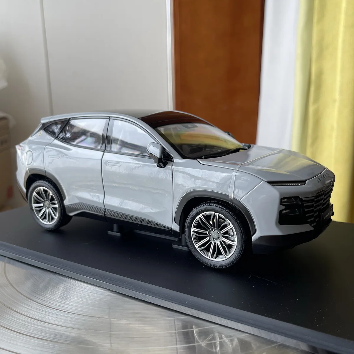 Jetour X1 DASHING จําลองรถจําลอง,dasheng SUV ตกแต่ง,Die-Cast โลหะ Replica, ของขวัญเด็ก, สะสมสําหรับผู้ใหญ่,1: 18