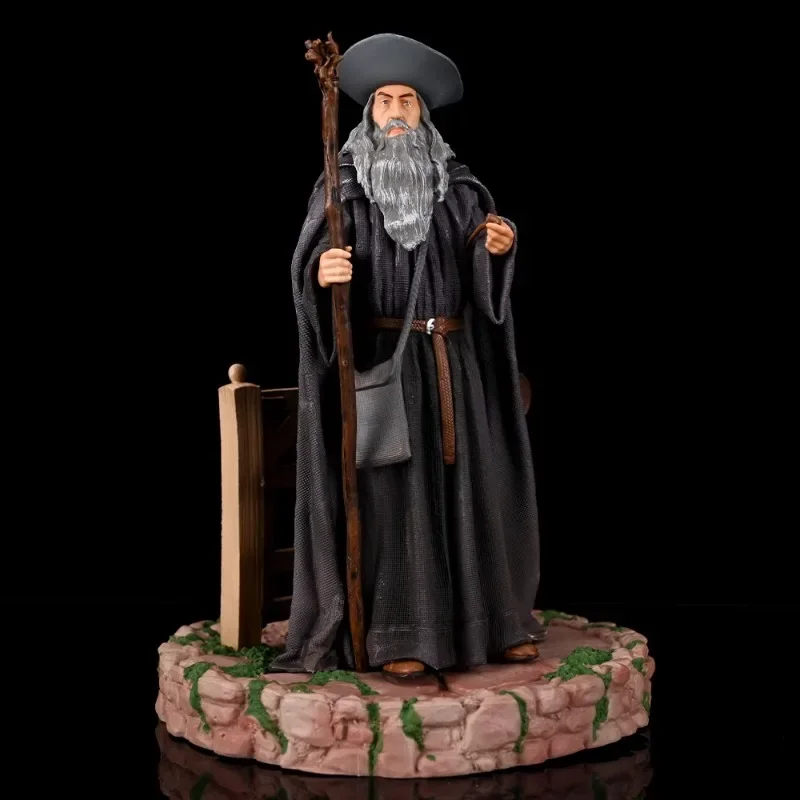 

The Lord of The Rings Gandalf Hand Model Statue Surrounding A Gift Toy Boy Girl Birthday Gift Children's Day Gift Toys