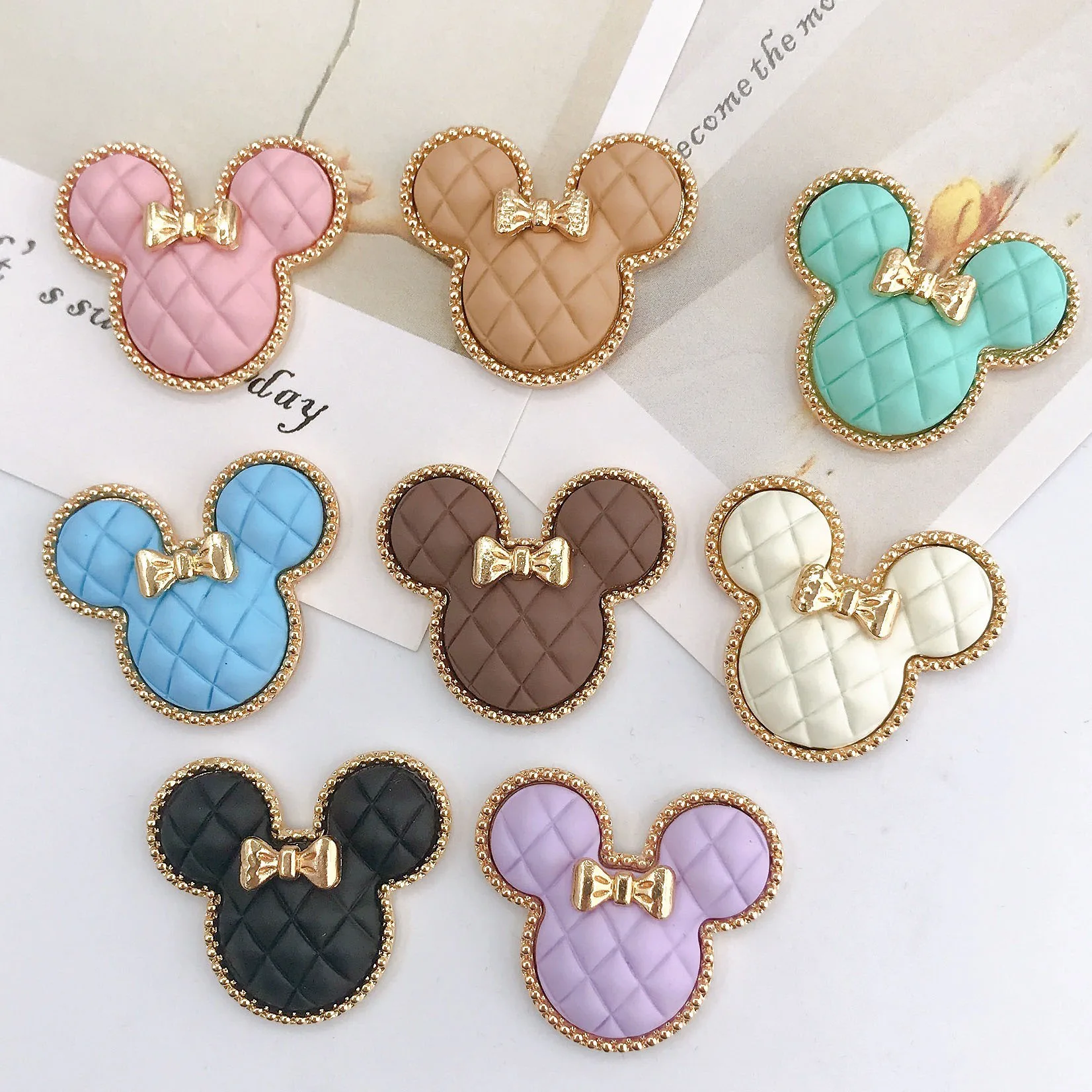 Nowa farba w sprayu Cartoon Doll diy ozdoba akcesoria cukierkowy kolor etui na telefon materiał kosmetyczny dziura buty