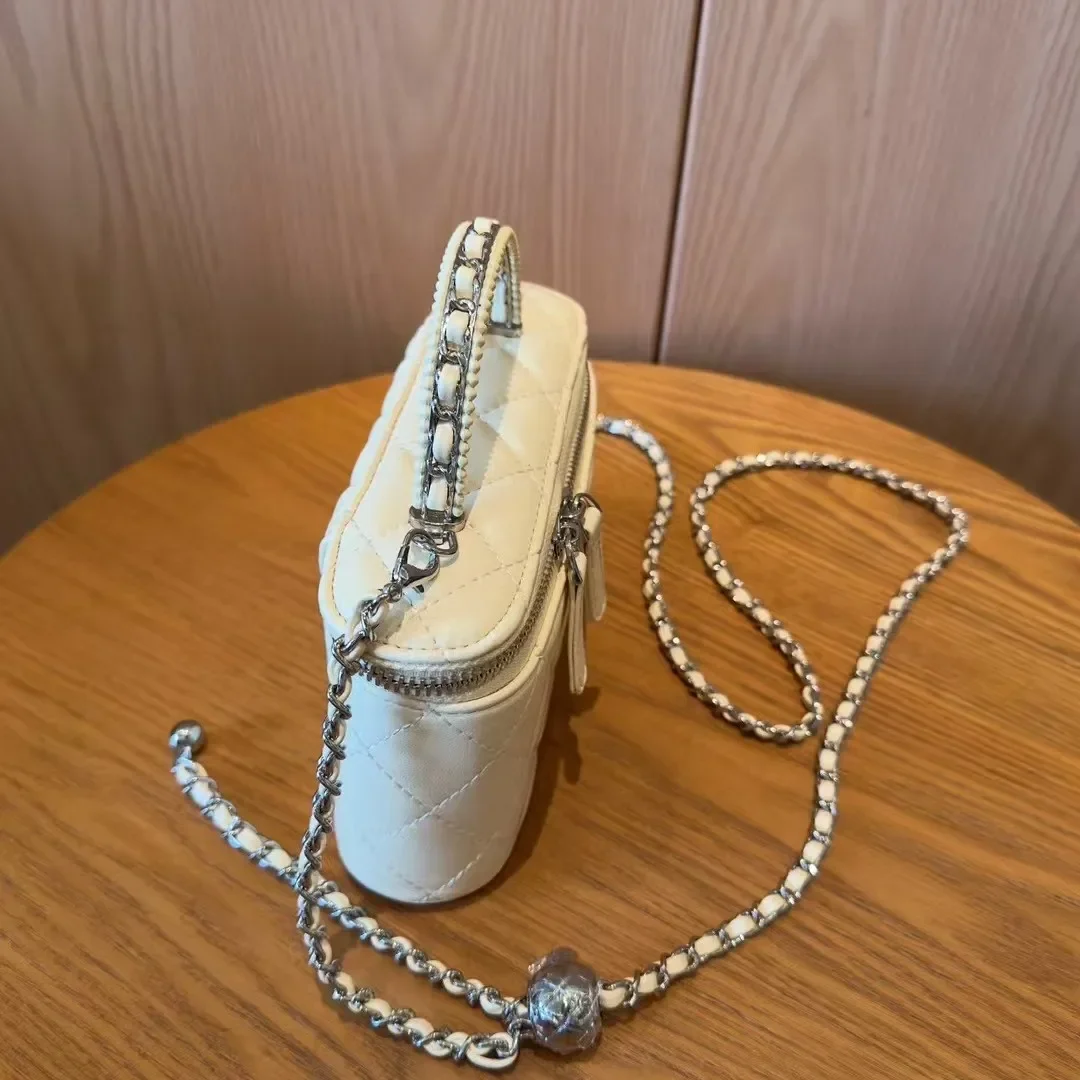 Luxury classic design crossbody bag, trendy and elegant women's zipper shoulder bag, fashionable style handbag