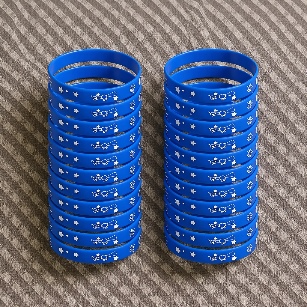 

24Pcs Class of 2025 Silicone Wristbands Graduation Keepsake Braces Comfortable Flexible Event Party Favors for Students Teachers