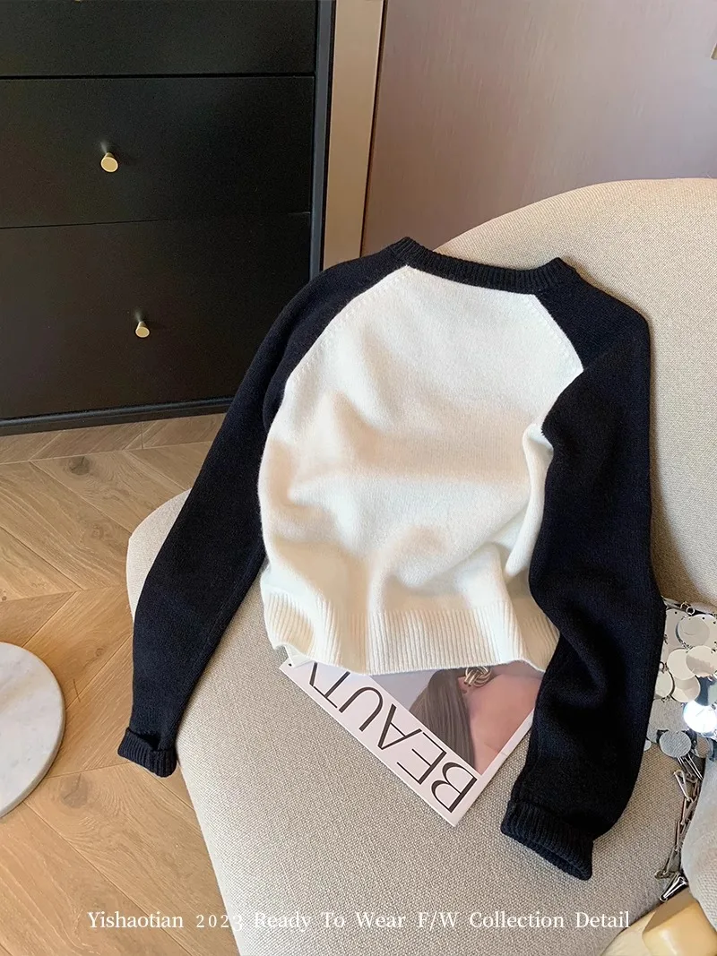 Black and White Contrasting Letter Raglan Sleeves Round Neck Sweater Women\'s 2024 Spring Autumn Casual Knitted Pullover X839