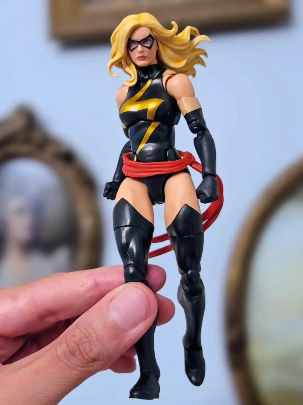 Marvel Legends 85th Anniversary Exclusive Warbird Carol Danvers Ms Marvel 6