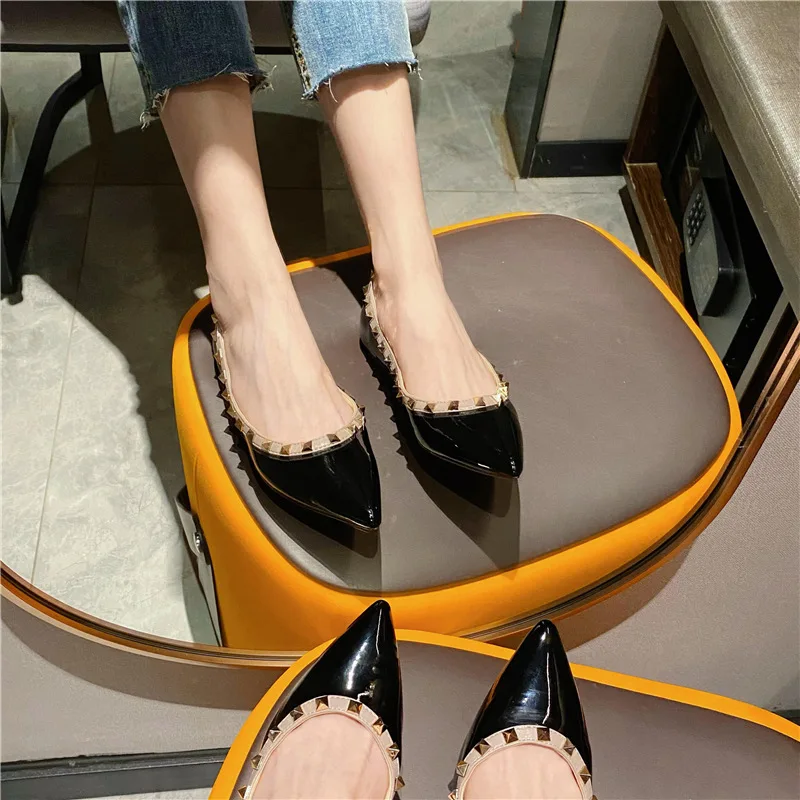 Brand Women Shoes Autumn Classic Shallow Rivet Single Shoe Patent Leather Flat Shoe Allmatch Casual Women Low Heel Shoes Loafers