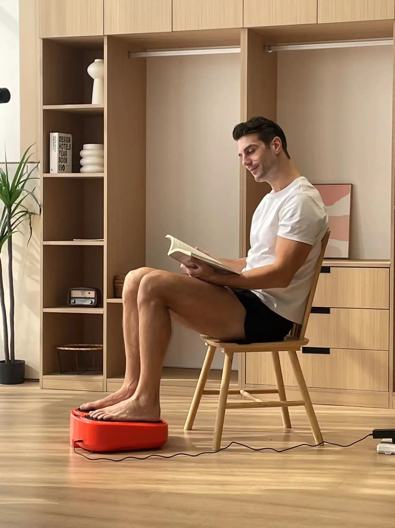 Foot Leg Massager, Remote Controlled Vibration Massage Machine with Adjustable Intensity, Improves Blood Circulation for Home