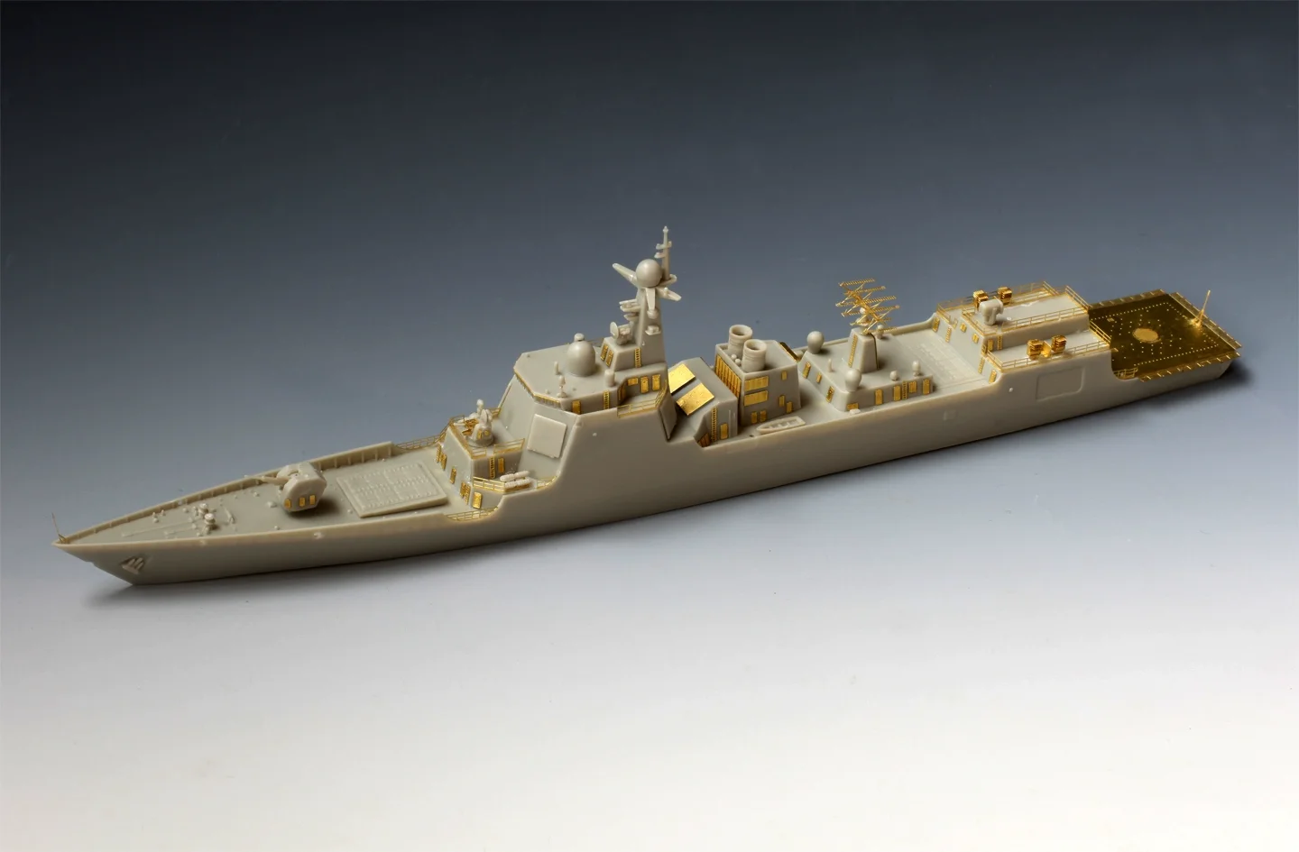 

Модель Dream DM9016 1/700 PLA NAVY 052D CIass DDG, детали без фотоэлементов