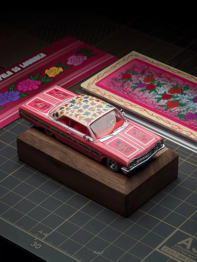 97M Model 1/64 Scale 1964 Impala SS Lowrider Bounce Car Alloy Car Model Classics Adult Souvenir Gift Static Display