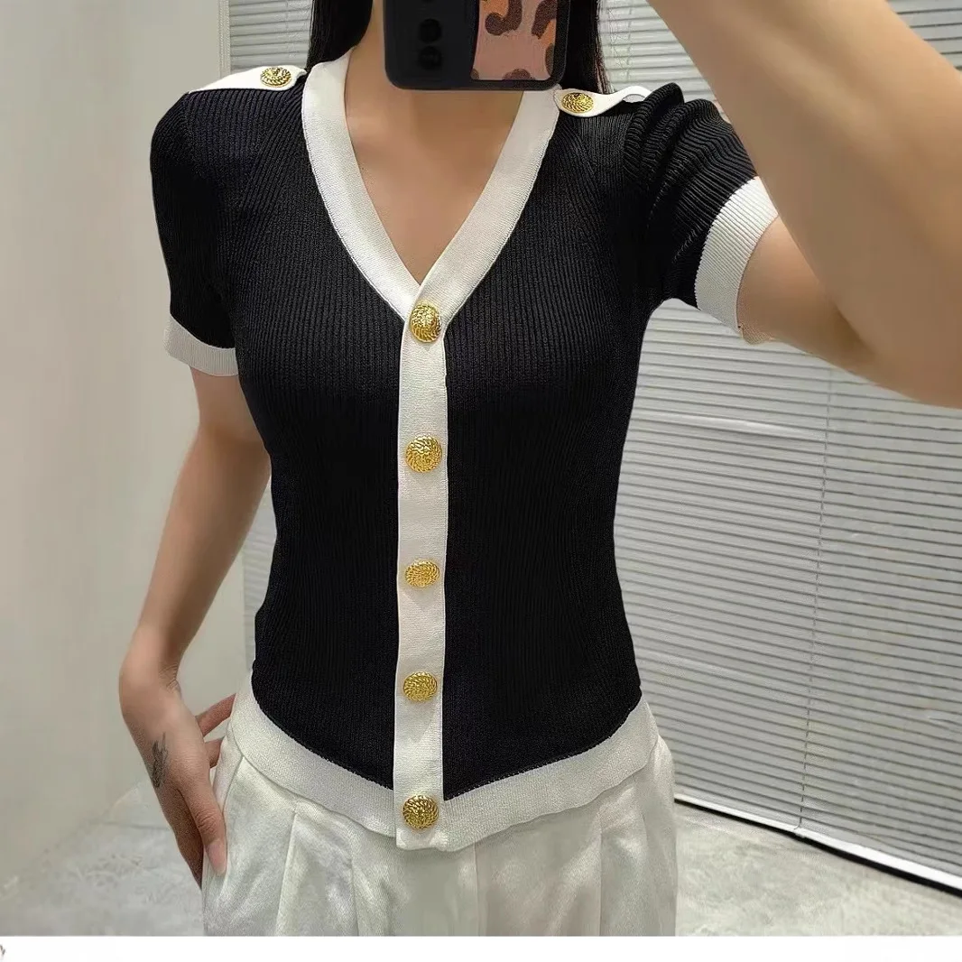 Cardigan da donna con perle rosa con scollo a V, decorazione con bottoni in metallo, cardigan alla moda elastico slim fit