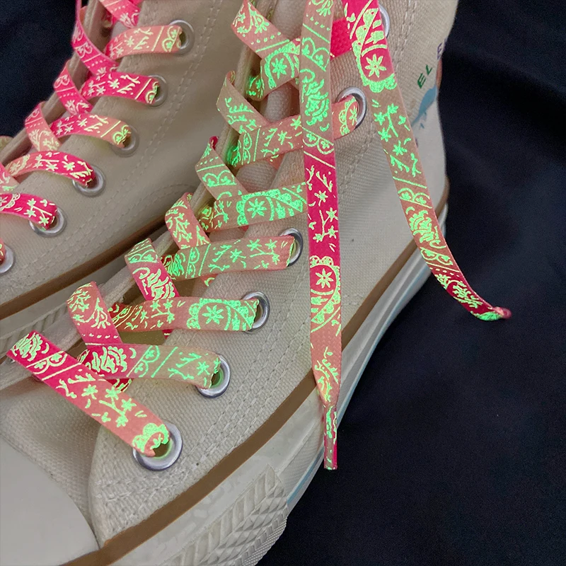 1 Paar fluoreszierende Schnürsenkel für Nachtläufe, coole flache Schnürsenkel mit Splash-Ink-Druckmuster für Sneaker und Leinenschuhe – Detail 4