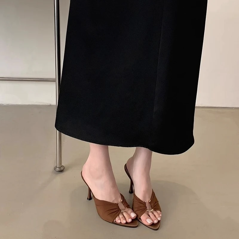 

Брендовые женские тапочки на высоком каблуке. Дизайнерские босоножки на каблуке. Женская обувь. Туфли-лодочки. Лето 2025 г. Модные шлепанцы. Mujer Zapatos.