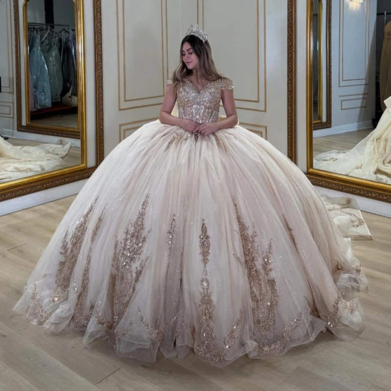 

Блестящие платья Quinceanera цвета шампанского с открытыми плечами, аппликация, кружевной бант, бисер, кристалл, тюль, вечерние, день рождения, сладкое платье 16, Vestid