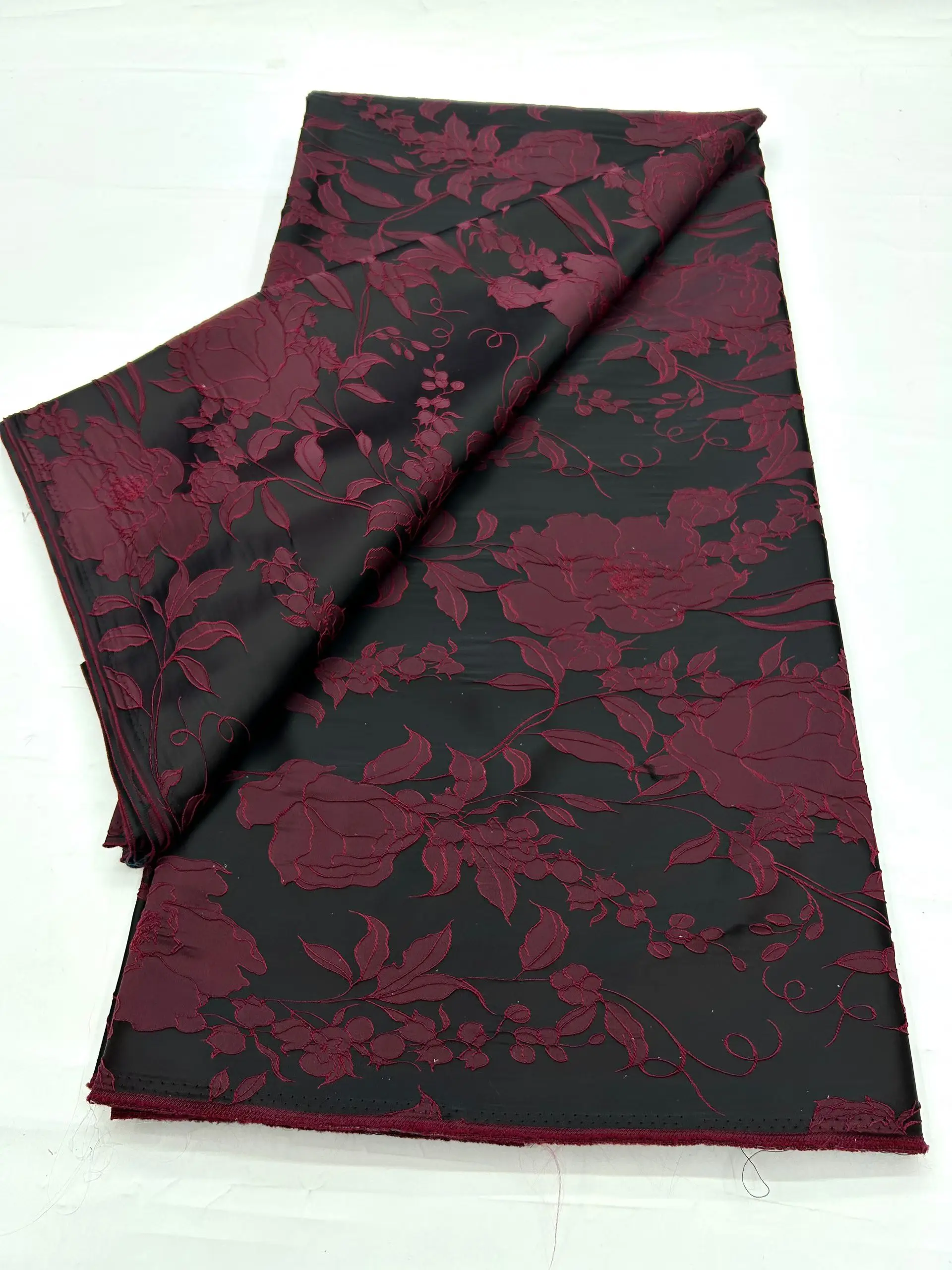 

2026 New Design Wine Black Nigerian Brocade Lace Fabric Damask Jacquard African Lace Fabric For Nigerian Women Dress KHD26133