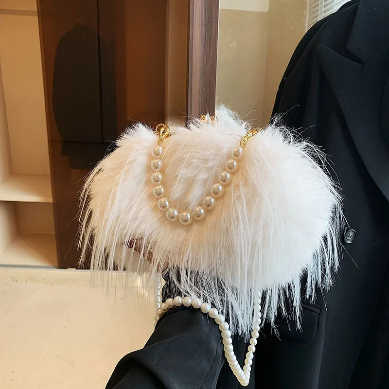 

Autumn Winter Pearl Chain Crossbody Plush Bag Women New Fairy Style Beading Chain Underarm Bag Fashion Versatile Handheld Bag