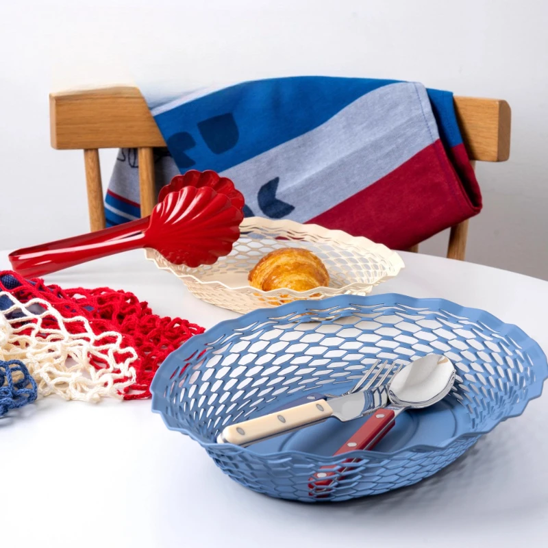 

Stainless Steel French Style Fruit and Bread Plate, Creative Hollow-Out Salad Snack Fruit Basket, Kitchen Draining Serving Tray.