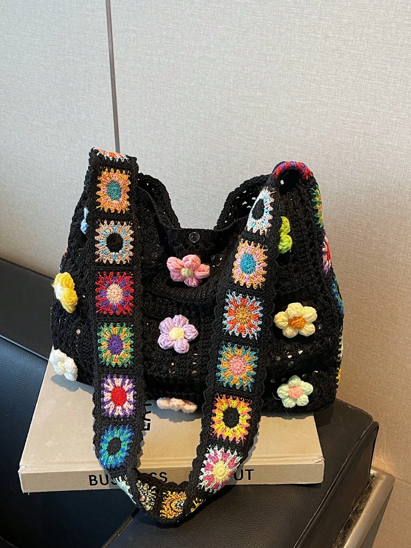 

Retro Hollow-Out Floral Contrast Color Casual Crossbody Bag Women Handle Shoulder Bag The Color Position Of Flowers Is Random