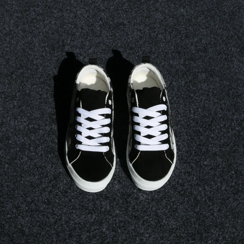 

Summer Breathable Black Corduroy Large Size Shoes for Men, Fashionable Casual Shoes for Couples, Trendy Casual Shoes, Versatile Sneakers for Men