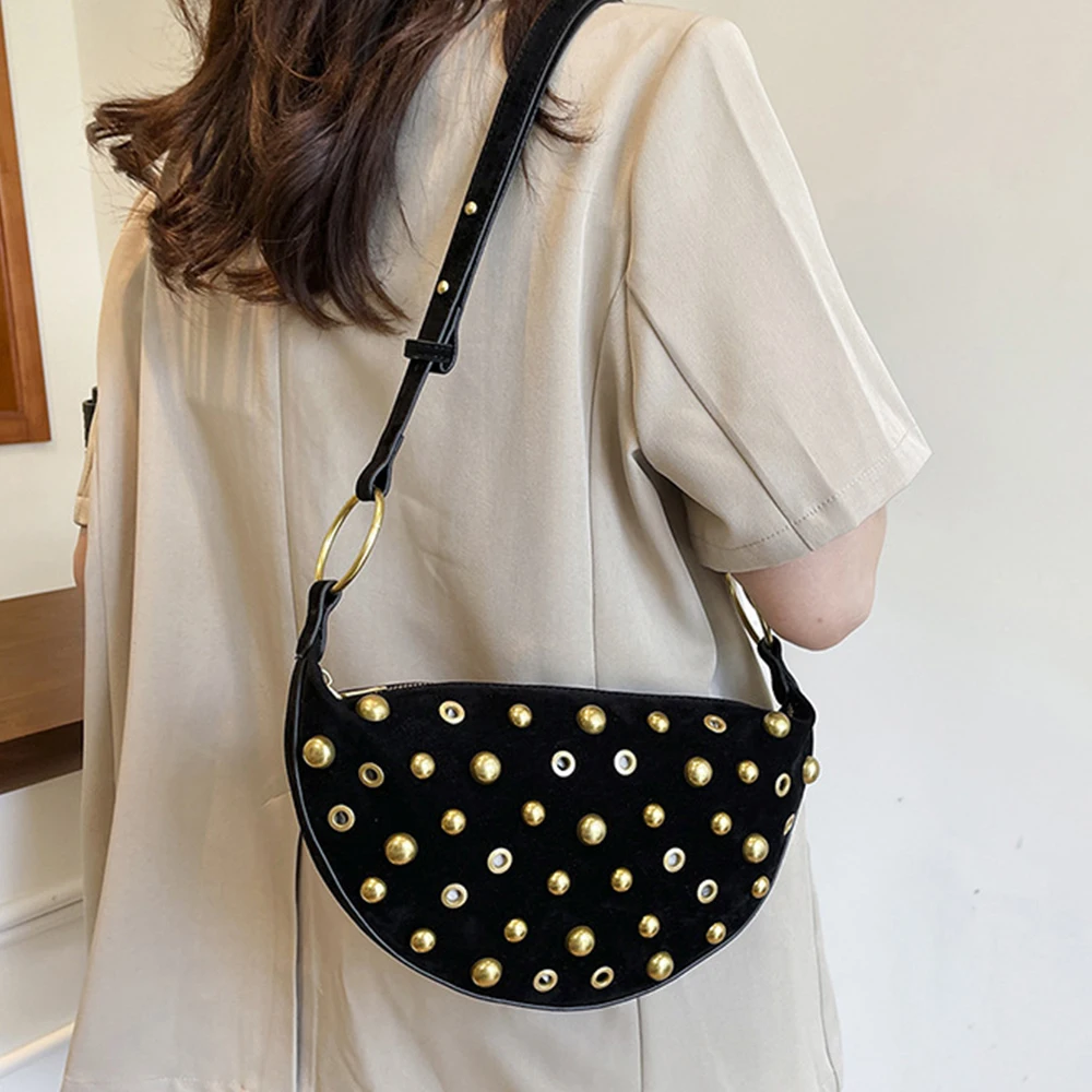 

Hollow Rivet Women Shoulder Bag Half Moon Faux Suede Crossbody Bags for Women Punk Metallic Studded Crescent Women's Bag Tote