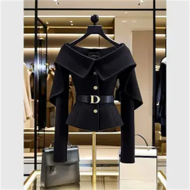 High End Black Short Jacket Women's 2025 Spring Autumn New Style Temperament Long Sleeved Small Fragrant Style One Shoulder Top