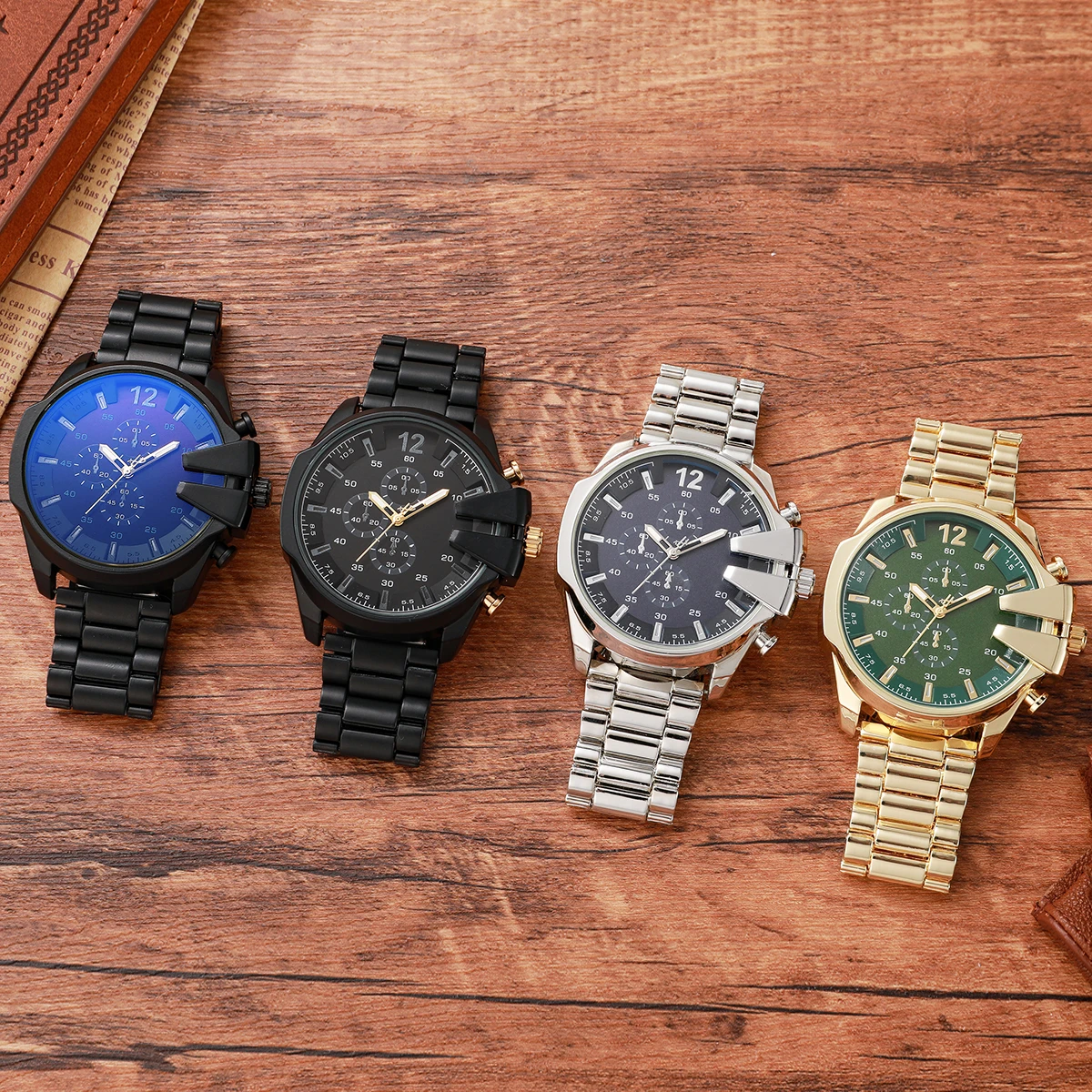 ساعة كوارتز رجالية ذات طابع شخصي بسيط وحزام معدني بقرص كبير، مناسبة للارتداء اليومي، وهدايا عيد الميلاد