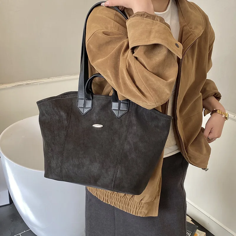 

2026 Autumn/Winter Vintage Frosted Suede Tote Bag Minimalist Shoulder Purse for Women Fashion Handbag Versatile Commuter Bag
