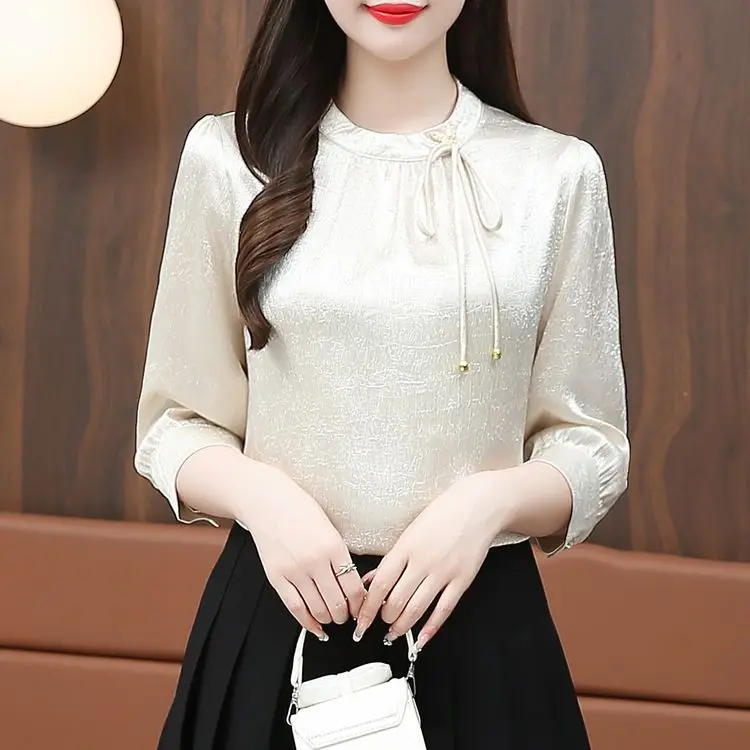 قميص فرنسي ريترو بياقة واقفة مربوط للنساء في ربيع جديد، تصميم عصري وأنيق وقميص بمزاج نحيف