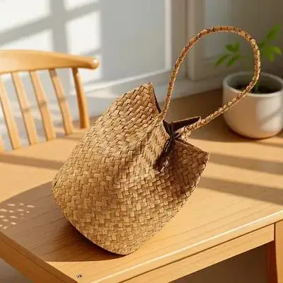 

Woven Straw Favor Gift Bag Portable Pouch Retro Summer Beach Tote Durable Seaweed Material Stylish Multi-Functional Unique