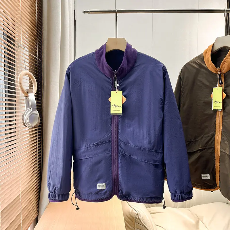 Für den Outdoor-Einsatz im Herbst und Winter ist dieser doppelseitige, warme, dicke, locker geschnittene Mantel mit Stehkragen sowohl für Männer als auch für Frauen geeignet. – Detail 8