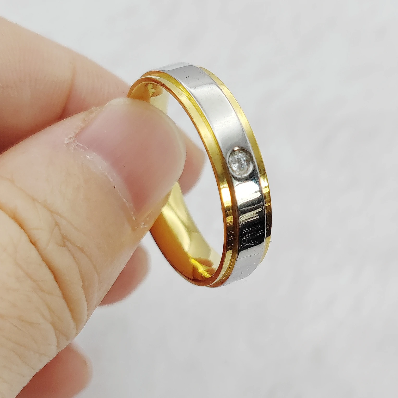 Европейский-винтажный-дизайн-из-нержавеющей-стали-с-фианитом-эффектные-ювелирные-изделия-двухцветные-обручальные-кольца-для-пар-для-женщин-подарки-на-день-Святого-Валентина