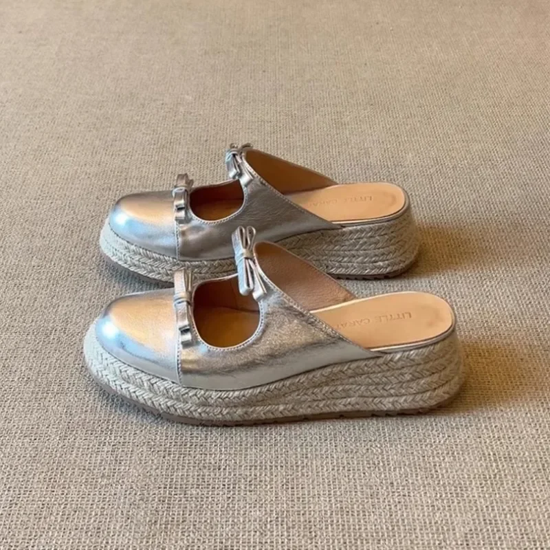 รองเท้าสุภาพสตรี 2025 แฟชั่นปิดนิ้วเท้ารองเท้าแตะผู้หญิงใหม่กลางแจ้ง Casual Butterfly-Knot ผู้ขายที่ดีที่สุดสบายรองเท้าแตะลิ่ม