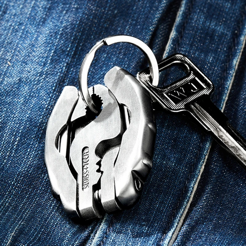 ชุดอุปกรณ์อเนกประสงค์ SWISS TECH 9-in-1 สำหรับการเดินทาง ชุดเครื่องมือพกพา EDC คีมพับ ไขควง ที่ดันซิมโทรศัพท์ ที่เปิดขวดเบียร์แบบพกพา