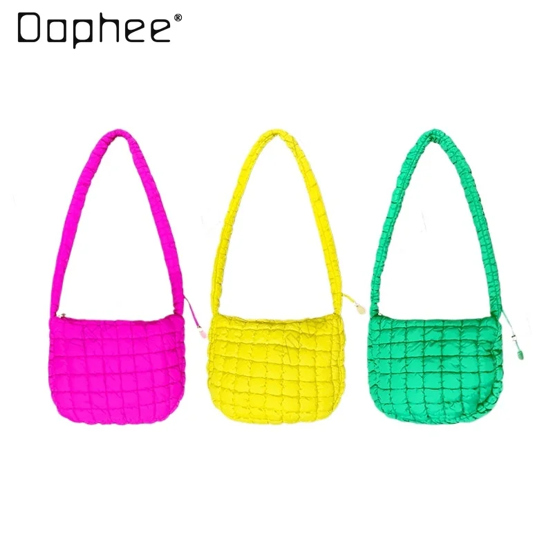 

2024 Autumn and Winter New Color Embroidery Thread Rhombus Plaid Cold-Proof Fashion Brand Casual Shoulder Bag Shoulder Bag