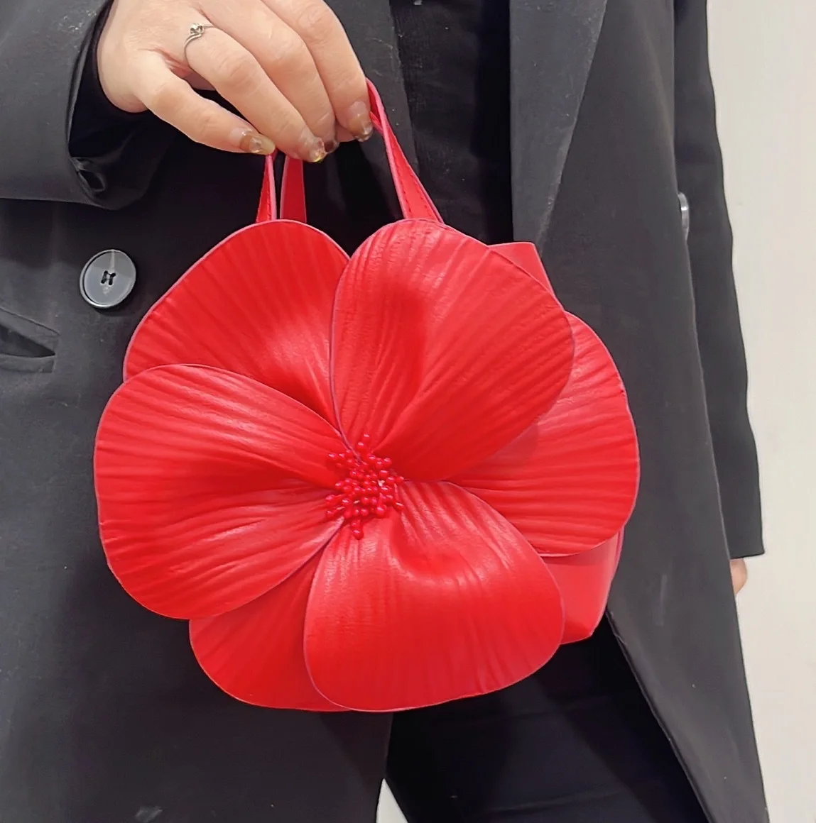 

Luxury Petal Flower PU Leather Handbag Top-Handle Small Bag for Women Party Wedding Banquet Bucket Composite Bag