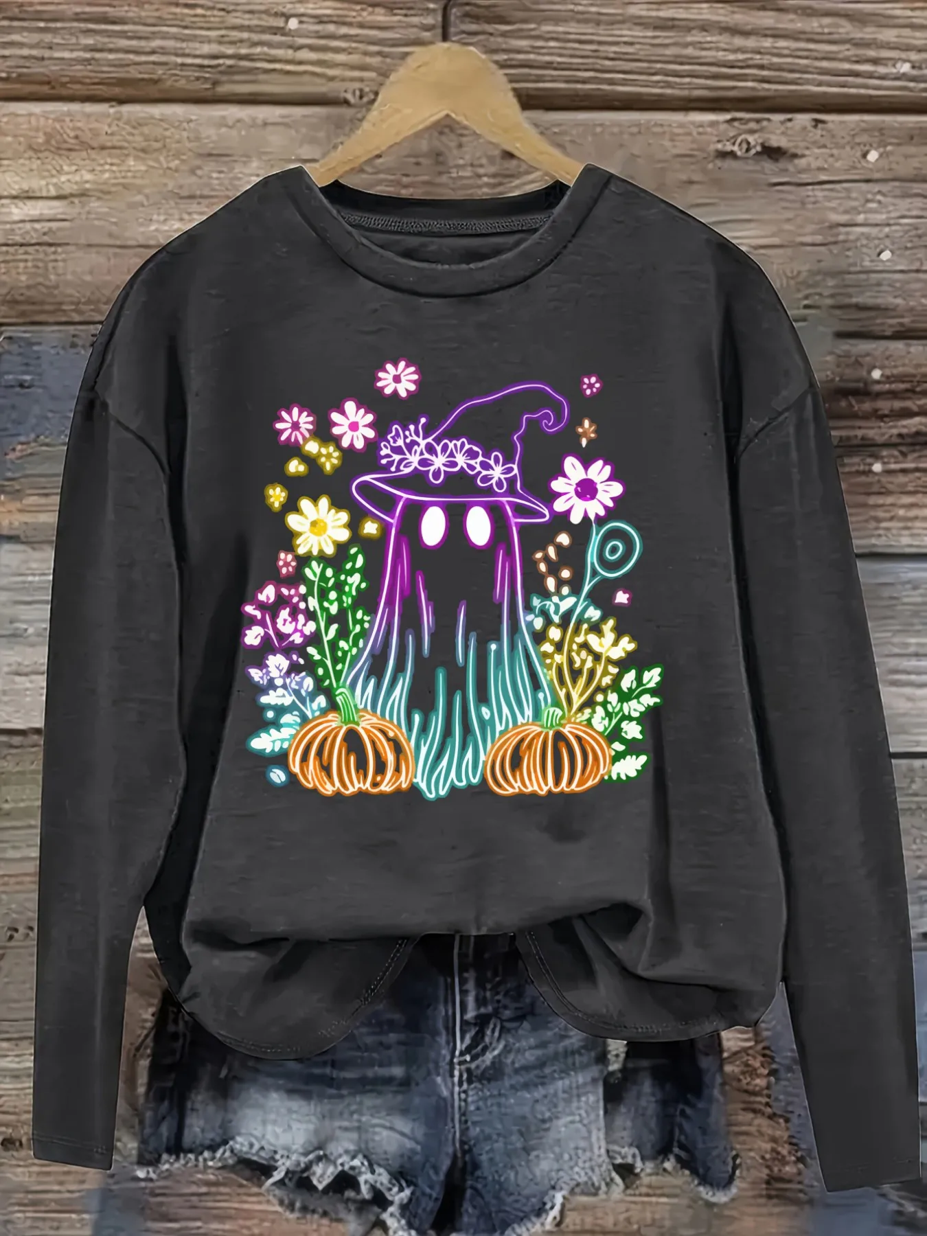 Women's Casual Long Sleeve Crew Neck T-Shirt Whimsical Witch Hat Floral Pumpkin Design Design, Round Neck Women's Clothing, Machine Washable, Slightly Elastic, Loose Fit, Spring Autumn Winter Women's T-Shirt, Halloween Costume Outfit
