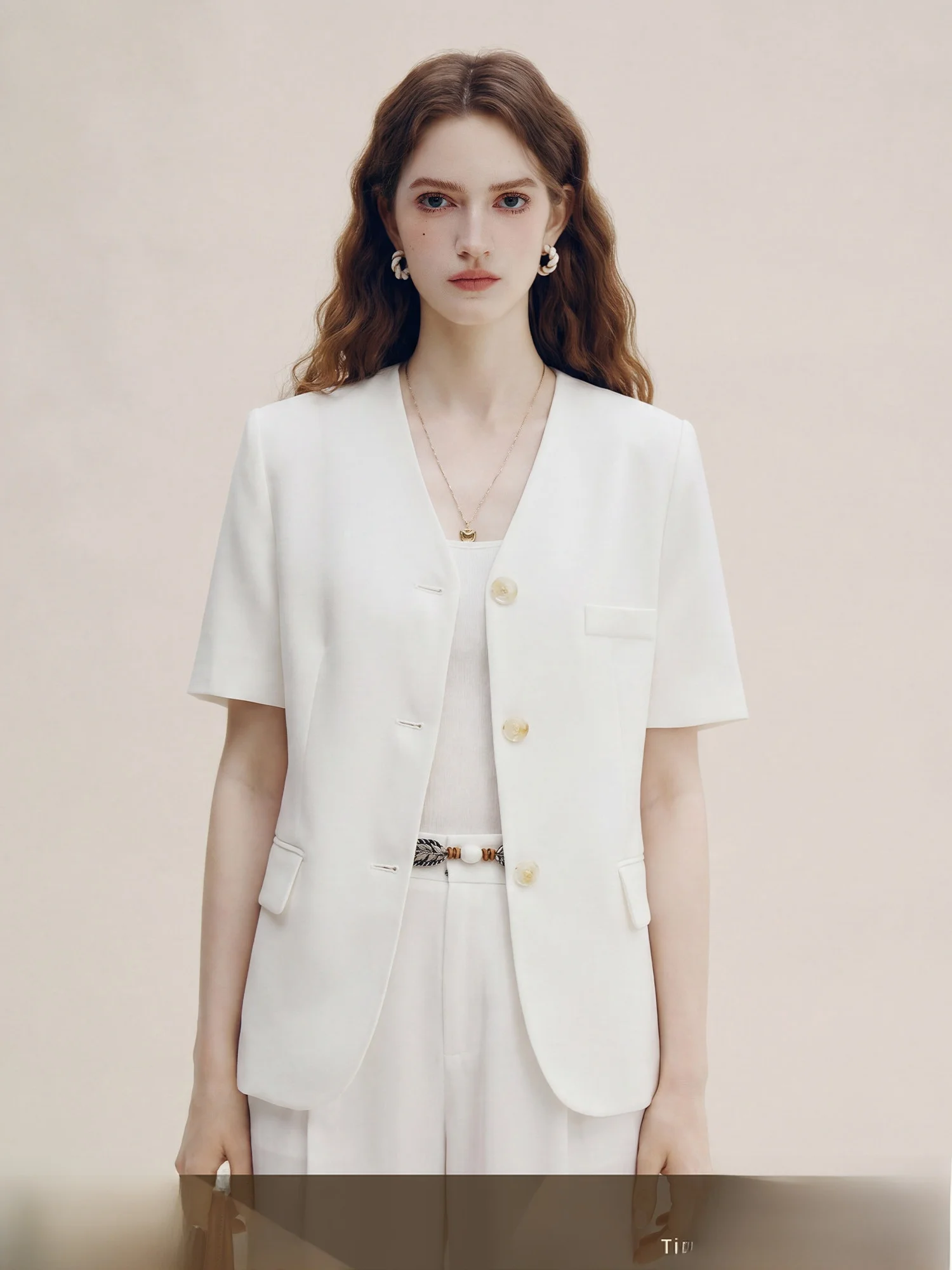 Fashionable White V-Neck Short Sleeve Bamboo Rayon Suit Jacket Women's Summer New Style Elegant Top French Style Polyester Fiber
