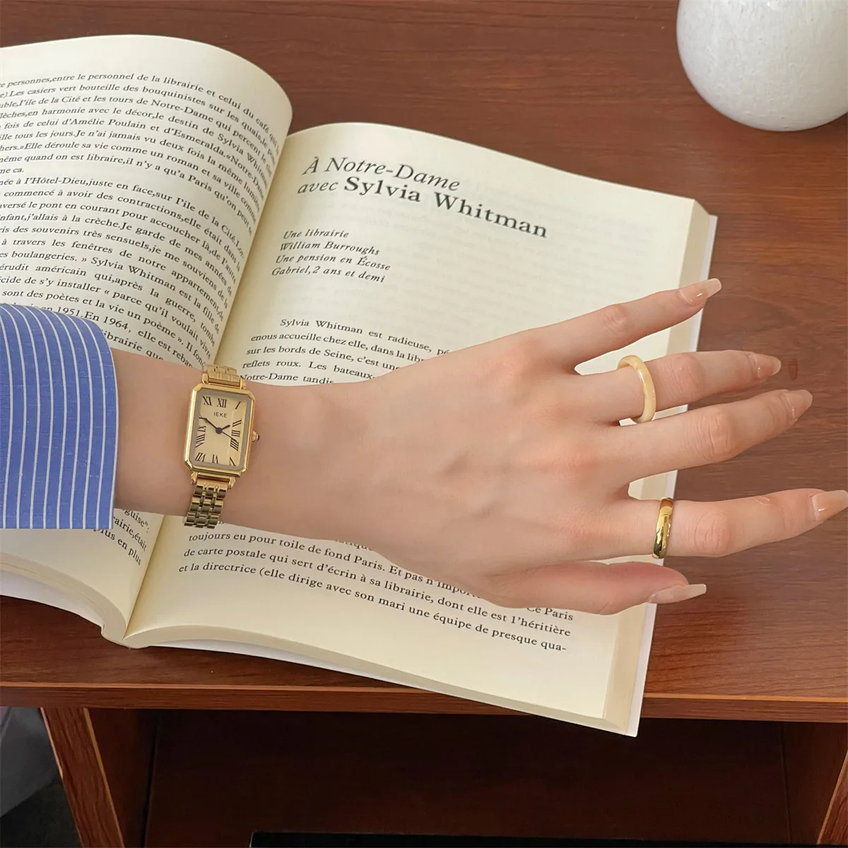 New Stainless Steel Gold-Tone Watch With A Thin Strap, Elegant, Sophisticated, And Minimalist Design, A Perfect Gift For Women.