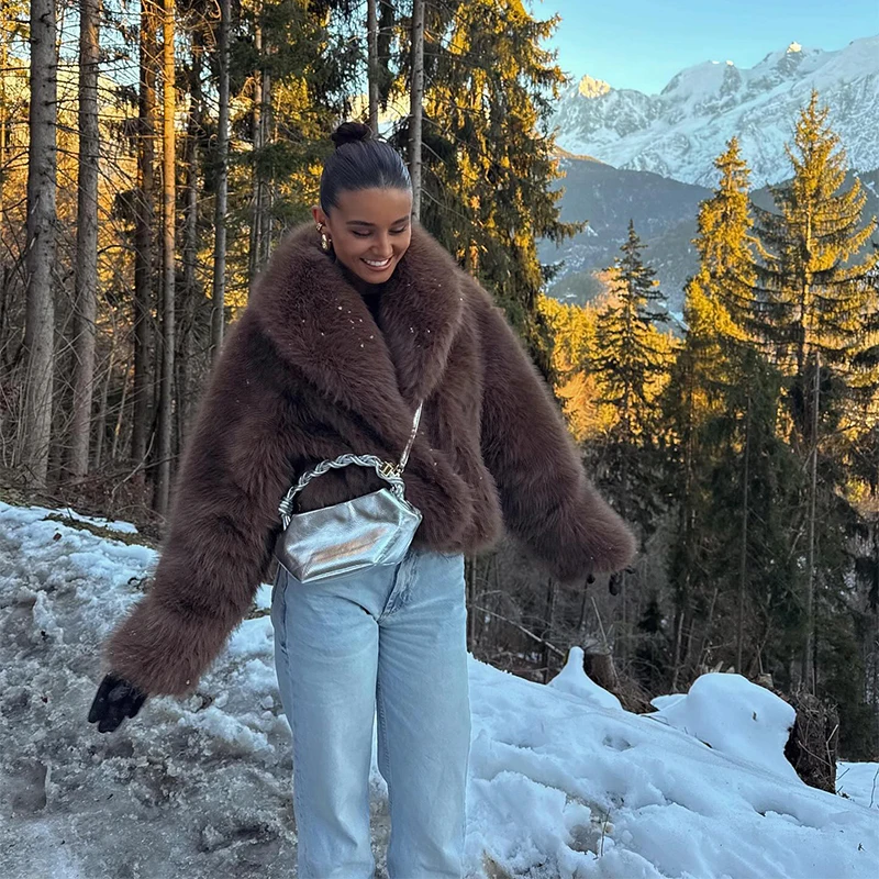 ファッショナブルなヴィンテージフォックスファーコート、厚手の冬用暖かいジャケット、エレガントでカジュアル、時代を超越した万能トレンド、フェミニンな女性用アウターウェア
