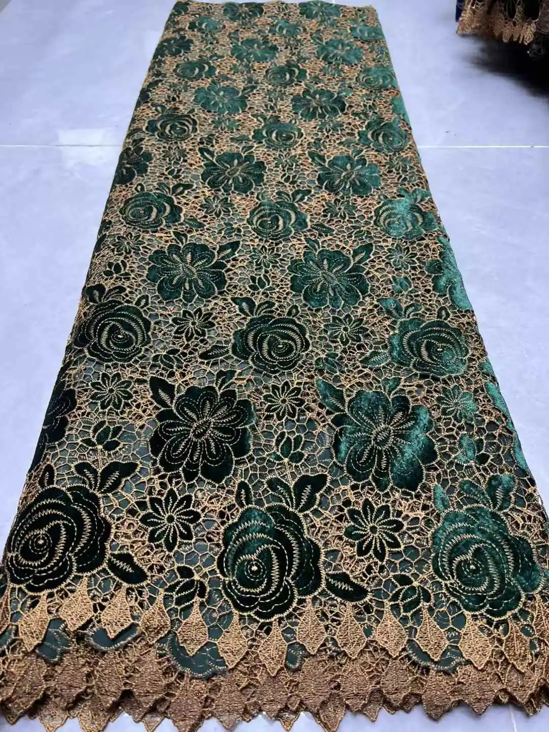 Tela de encaje de terciopelo africano para mujer, materiales bordados nigerianos de alta calidad, venta al por mayor, ropa de fiesta, 2026